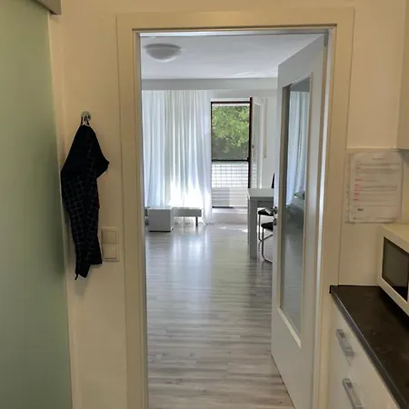 Geschafts- Und Ferienwohnung شقة *